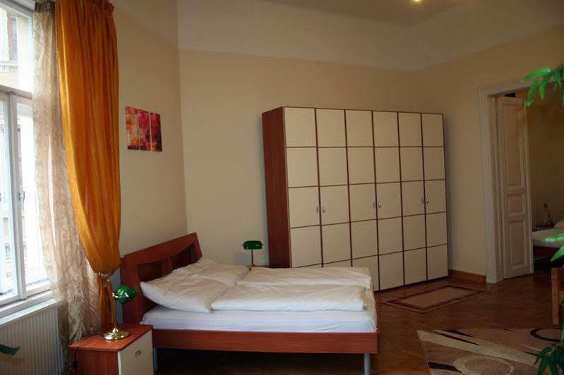 بيت شباب Walking Bed Budapest Downtown المظهر الخارجي الصورة